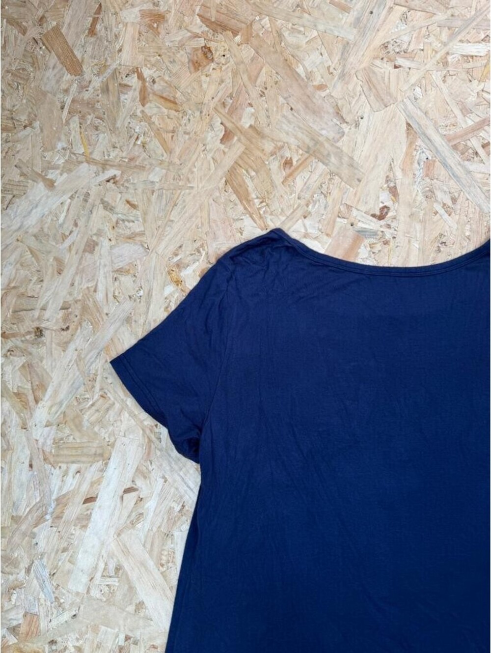 Jouica Women's Navy Blue Asymmetrical Hem T-Shirt Top Size L Button Accent - Picture 12 of 14
